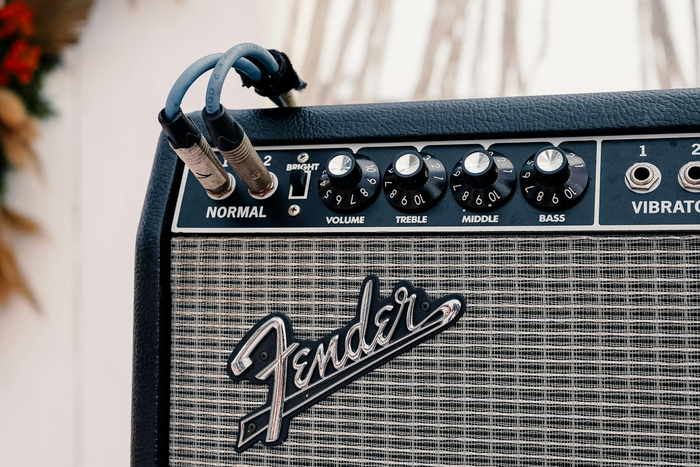 Jak wybrać idealny wzmacniacz do gitary? Przewodnik dla początkujących.